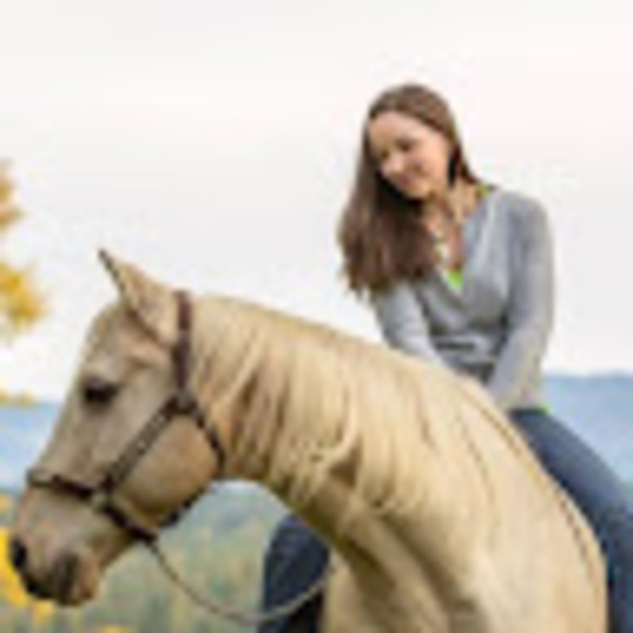 Meet your Posher, Danielle - Picture 1 of 1